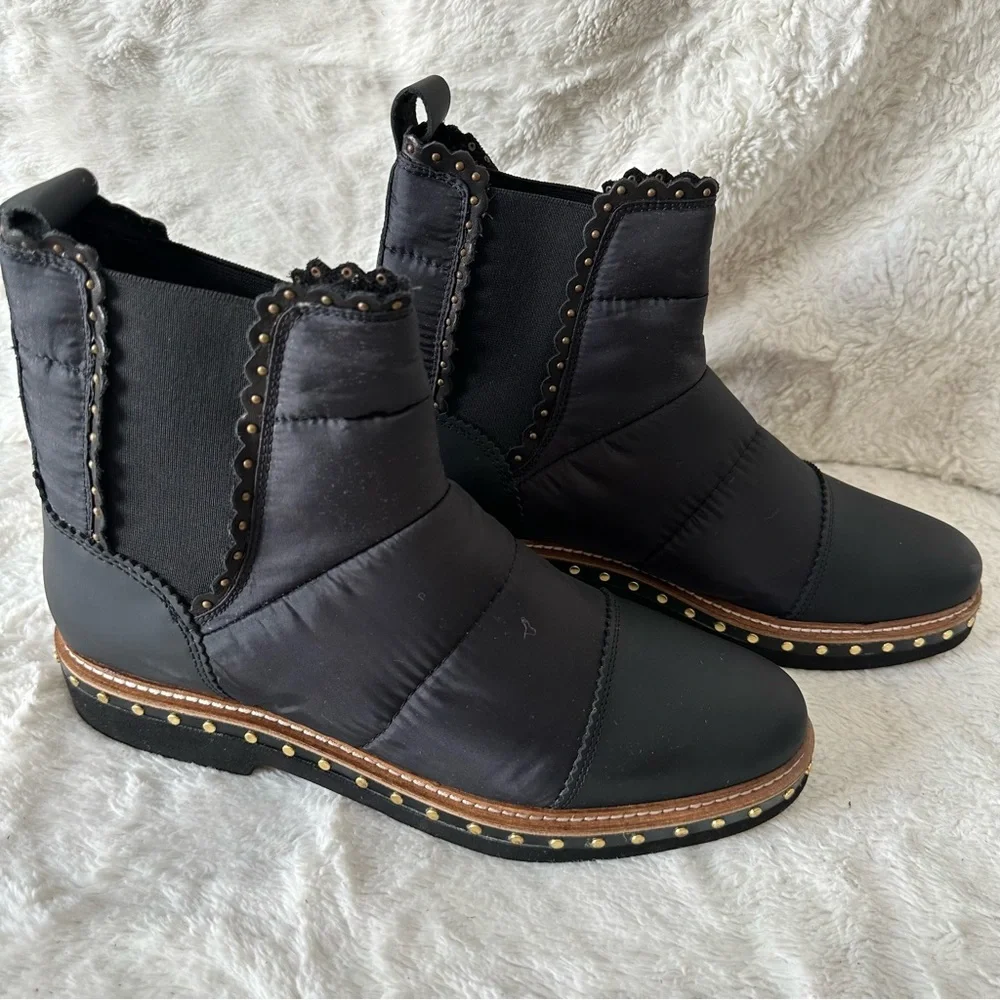 Free People Atlas Puffer Chelsea Boot Black size 40 US 9.5